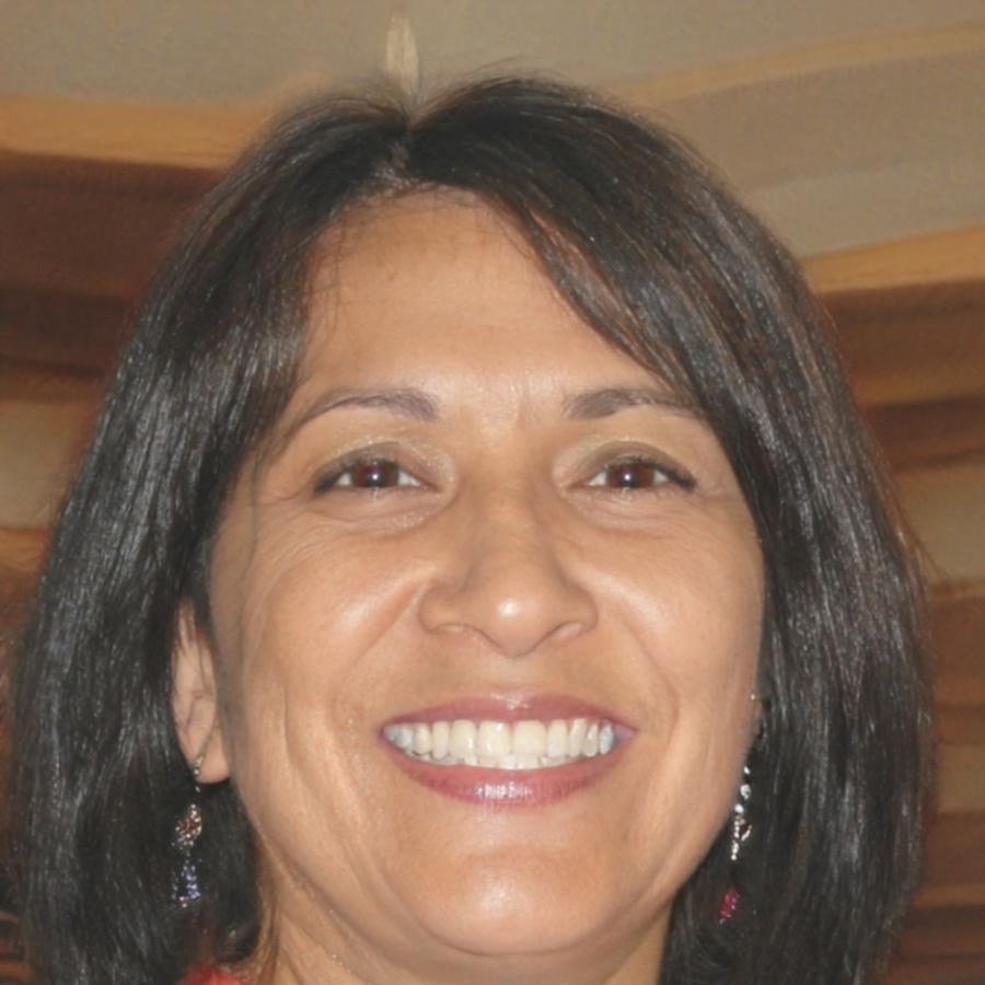 Portrait de Nadia Lemoine, responsable pédagogique chez yvenatrixo